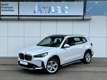 BMW iX1