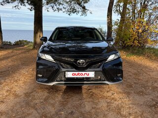 2023 Toyota Camry VIII (XV70) Рестайлинг, чёрный, 4550000 рублей, вид 1