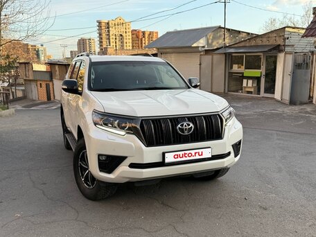 2021 Toyota Land Cruiser Prado 150 Series Рестайлинг 3, белый, 6500000 рублей, вид 2