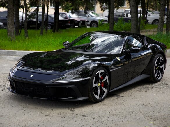 2026 Ferrari 12Cilindri, чёрный, 59900000 рублей
