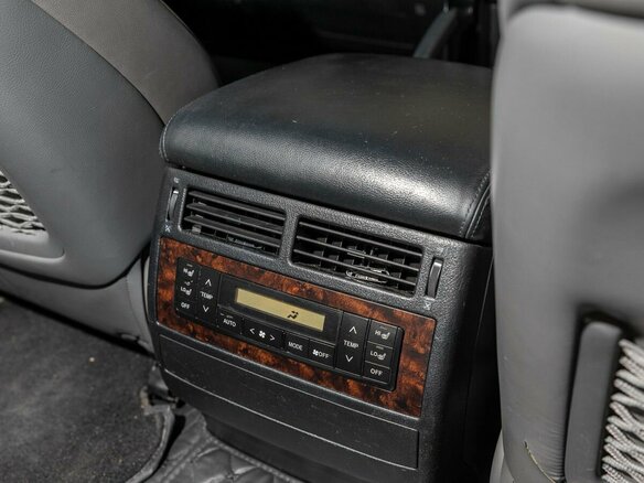 2010 Toyota Land Cruiser 200 Series, серый, 2700000 рублей - вид 34