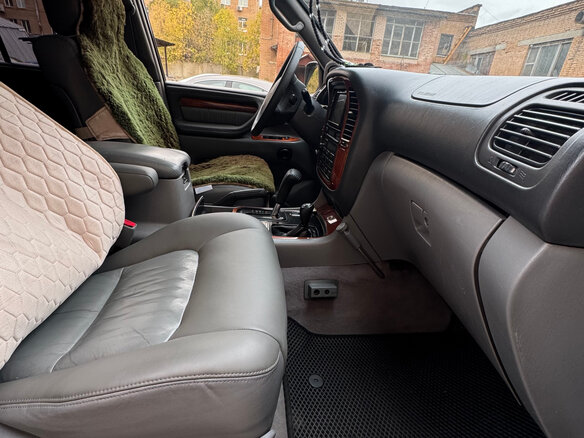 1998 Lexus LX 470 II, серый, 2200000 рублей - вид 15