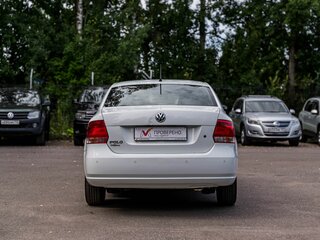 2014 Volkswagen Polo V, белый, 600000 рублей, вид 4