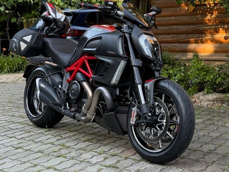 2013 Ducati Diavel Carbon, красный, 1300000 рублей, вид 1