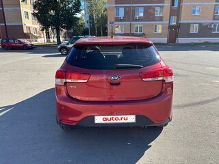 2015 Kia Rio III Рестайлинг, красный, 850000 рублей, вид 4
