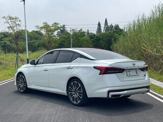 2022 Nissan Altima VI (L34) Рестайлинг, белый, 1480000 рублей, вид 4