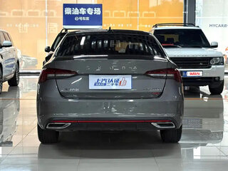 2023 Skoda Octavia IV (A8), серый, 2490000 рублей, вид 5