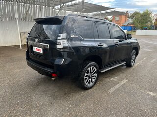 2021 Toyota Land Cruiser Prado 150 Series Рестайлинг 3, чёрный, 7000000 рублей, вид 4