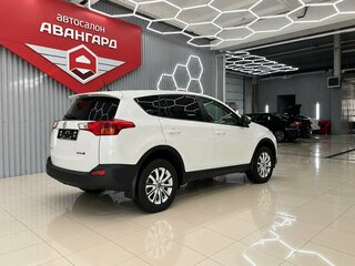 2014 Toyota RAV4 IV (XA40), белый, 1750000 рублей, вид 4