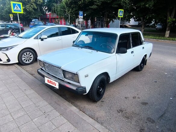 2001 Lada (ВАЗ) 2107, белый, 100000 рублей