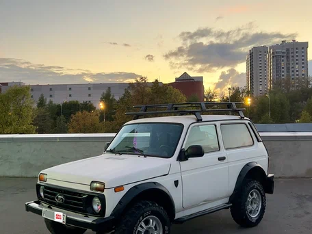 2016 Lada (ВАЗ) 2121 (4x4) Bronto I Рестайлинг, белый, 425000 рублей, вид 1