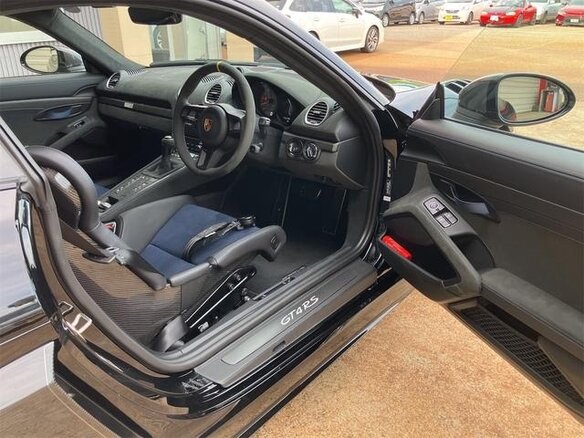 2023 Porsche Cayman GT4 RS II 718 (982), чёрный, 22500000 рублей - вид 18