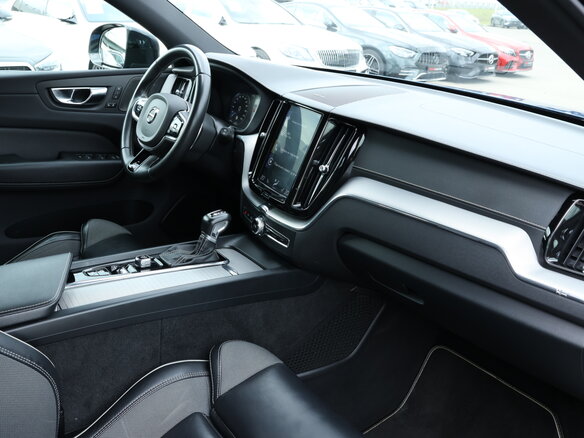 2019 Volvo XC60 II, синий, 3039000 рублей - вид 8