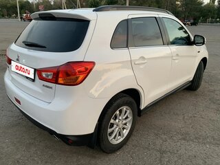 2013 Mitsubishi ASX I Рестайлинг, белый, 1100000 рублей, вид 2