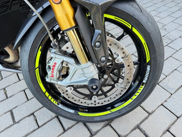2024 Triumph Speed Triple, серый, 1600000 рублей - вид 7