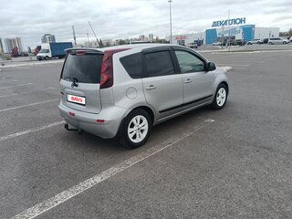 2012 Nissan Note I Рестайлинг, серебристый, 580000 рублей, вид 5