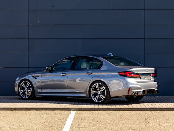 2019 BMW 5 серии 520d xDrive VII (G30/G31/G38), серый, 2795000 рублей - вид 3