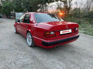 1994 Mercedes-Benz E-Класс 320 I (W124), красный, 1500000 рублей, вид 5