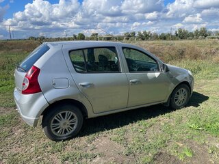 2013 Renault Sandero I, серебристый, 380000 рублей, вид 3
