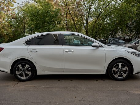 2019 Kia Cerato IV, белый, 1650000 рублей, вид 3