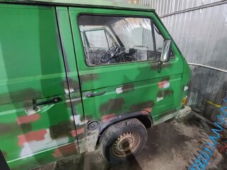 1985 Volkswagen Transporter 4-speed T3, зелёный, 170000 рублей, вид 5
