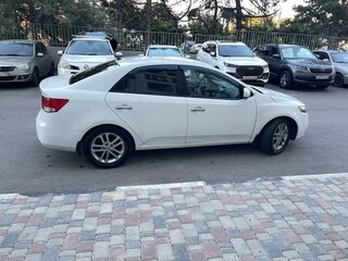 2009 Kia Cerato 4-speed II, белый, 650000 рублей, вид 2