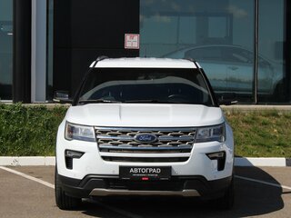 2018 Ford Explorer V Рестайлинг, белый, 2130000 рублей, вид 2