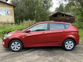 2016 Hyundai Solaris I Рестайлинг, красный, 799999 рублей, вид 3
