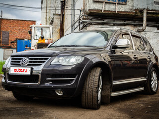 2010 Volkswagen Touareg I Рестайлинг, чёрный, 1500000 рублей, вид 1