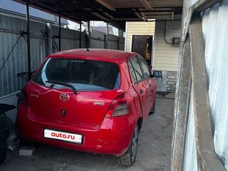 2007 Toyota Yaris II, красный, 254000 рублей, вид 3