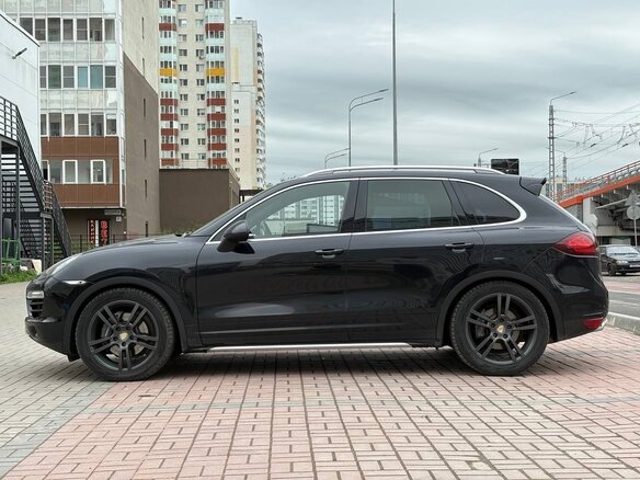 2014 Porsche Cayenne Diesel II (958), чёрный, 2400000 рублей - вид 9