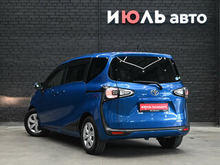 2019 Toyota Sienta II Рестайлинг, синий, 1410000 рублей, вид 4
