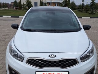 2018 Kia Ceed II Рестайлинг, белый, 1700000 рублей, вид 1