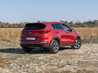 2021 Kia Sportage IV Рестайлинг, красный, 2300000 рублей, вид 2