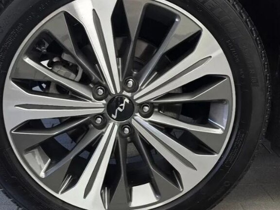 2023 Kia Carnival IV Рестайлинг, белый, 4734080 рублей - вид 6