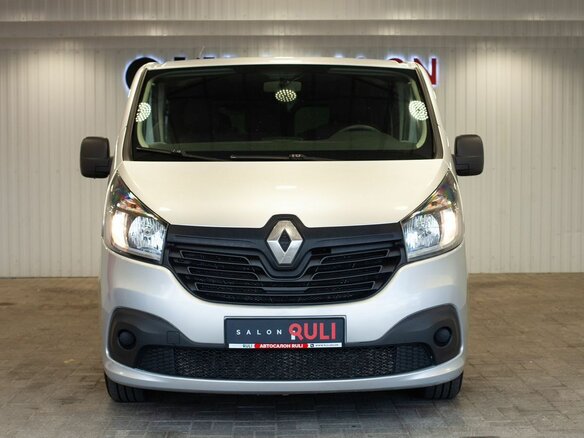 2015 Renault Trafic III, серебристый, 1895000 рублей - вид 2