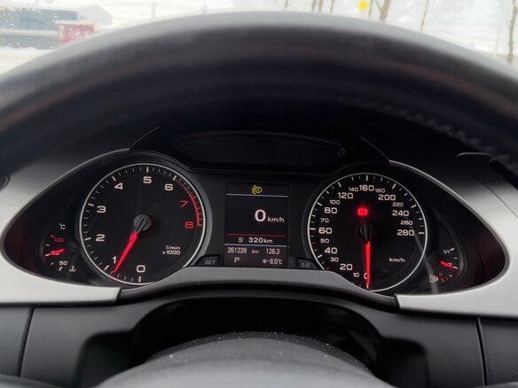 2009 Audi A4 IV (B8), красный, 740000 рублей - вид 16