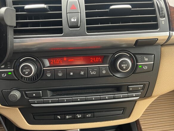 2010 BMW X5 30i II (E70), белый, 1550000 рублей - вид 23