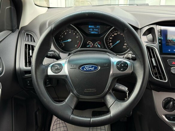 2013 Ford Focus III, белый - вид 13