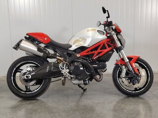 Ducati Monster 696