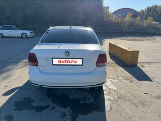 2016 Volkswagen Polo V Рестайлинг, белый, 900000 рублей, вид 5