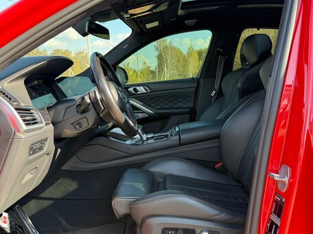 2021 BMW X6 M Competition III (F96), красный, 11500000 рублей, вид 5