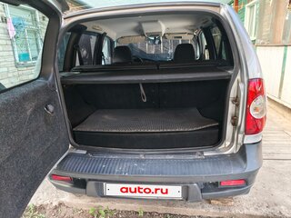 2012 Chevrolet Niva I Рестайлинг, серебристый, 375000 рублей, вид 4