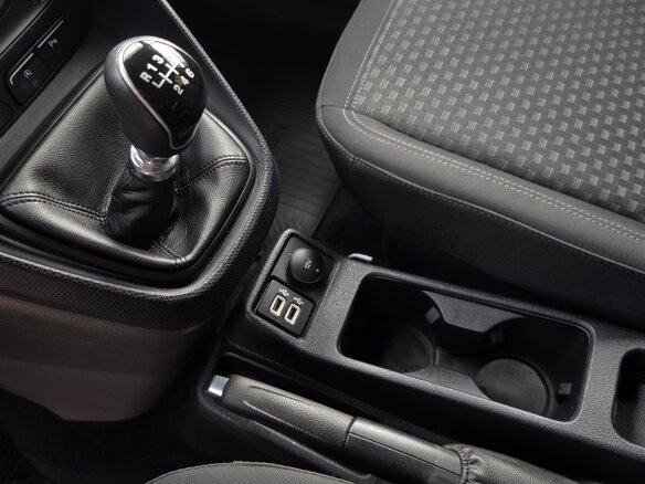 2022 Ford Tourneo Connect Grand II Рестайлинг, серебристый, 1950000 рублей - вид 29