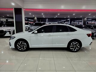 2022 Volkswagen Jetta VII Рестайлинг, белый, 1624000 рублей, вид 2