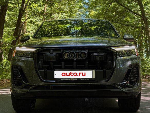 2024 Audi Q7 45 TFSI II (4M) Рестайлинг 2, серый, 4950000 рублей - вид 4