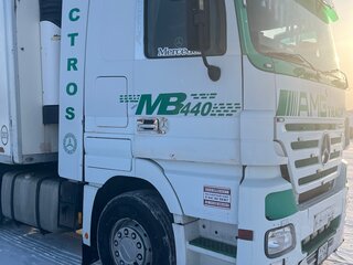 2004 Mercedes-Benz Actros, белый, 1900000 рублей, вид 2