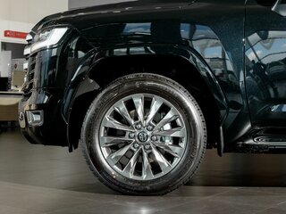 2026 Toyota Land Cruiser 300 Series, чёрный, 16250000 рублей, вид 4