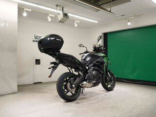 2024 Kawasaki Versys 650, чёрный, 927000 рублей, вид 5
