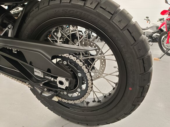2023 Husqvarna Norden 901, серый, 1490000 рублей - вид 17